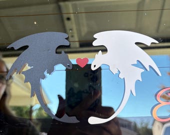 Pegatina de amor entre Desdentado y Furia Luminosa