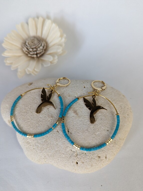Boucles D'oreilles Créoles Pendantes - Colibri En émail Sur Plaqué Or - Neuf Avec étiquettes
