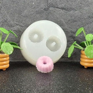 Miniverse comparable Bundt Cakes Silicone Mold - Perfect for 1/6 Scale Miniatures!