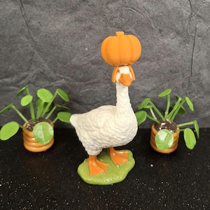 Resin Goose Figurine: Autumn-Halloween Porch or Desk Decor