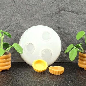 Miniverse comparable Tarts Silicone Mold - Perfect for 1/6 Scale Miniatures!