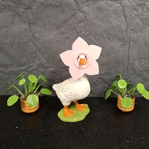 Resin Goose Figurine: Summertime Porch or Desk Decor
