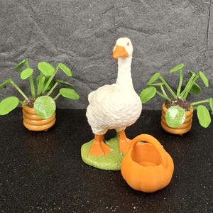 Resin Goose Figurine: Autumn-Halloween Porch or Desk Decor