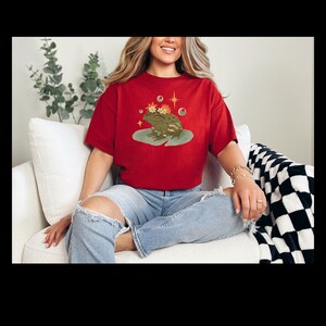 Vintage Frog Graphic T Shirt / Vintage T Shirt / Streetwear / Unique Frog Tee / Frog Tee / Graphic Tee / Made In USA