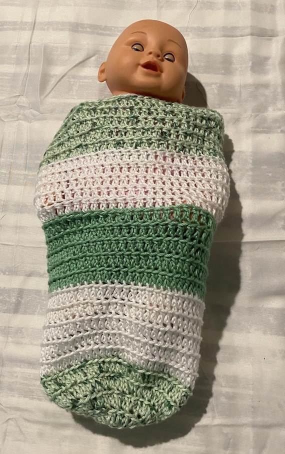 Green Speckled Baby Swaddle Crochet Pattern