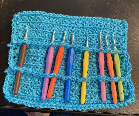 Crochet Hook Holder for Ergonomic Hooks