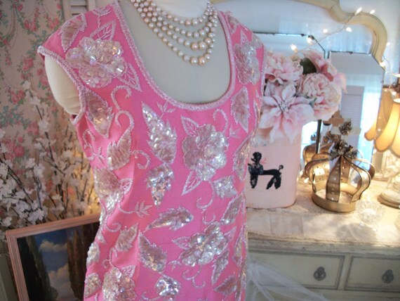 bright pink 1960s heavily beaded and sequined sil… - image 2