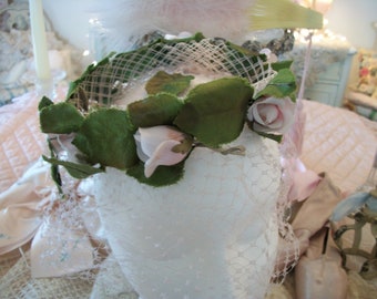ring of roses vintage ladies dress hat, pink millinery roses wreath, pale pink face veil tulle netting, great unworn condition