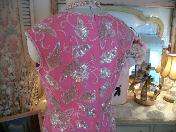 bright pink 1960s heavily beaded and sequined sil… - image 7