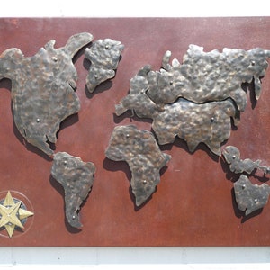 metalen wereldkaart,