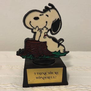 Vintage Snoopy Trophy - Etsy