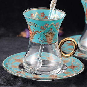 Set da tè turco: bicchieri, cucchiai e piattini con bordo dorato (2+2+2, set da 6 pezzi)
