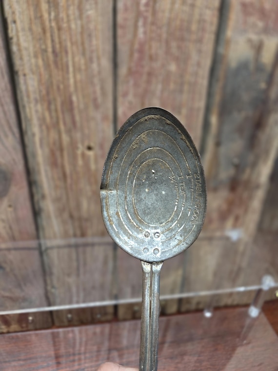 Vintage Tin Measuring Cup and Measuring Spoon/bottle Opener - Etsy