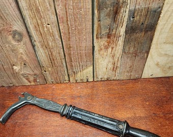 Vintage Bridgeport No. 56 SureGrip Nail Puller