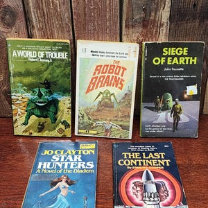 Lotto assortito di romanzi di fantascienza vintage in brossura