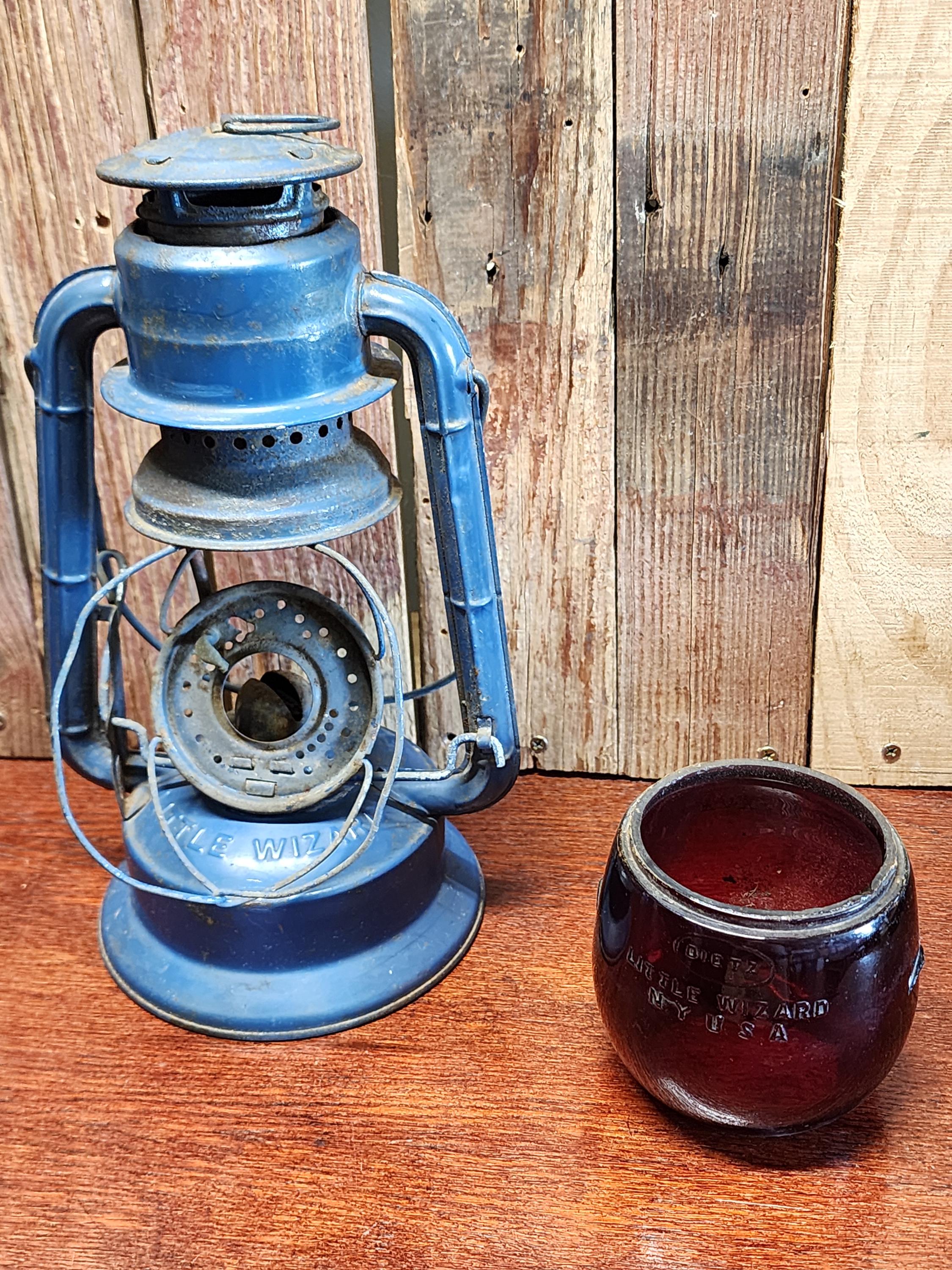 Vintage Dietz #30 Little Wizard Oil Lantern With Original Red