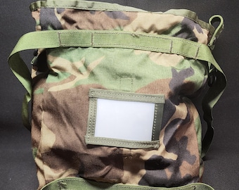 U.S. Military Issue MOLLE II Radio Pouch (Woodland Camo)
