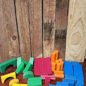 Houten gekleurde kinderbouwstenen