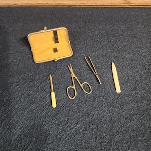 Vintage Manicure Set