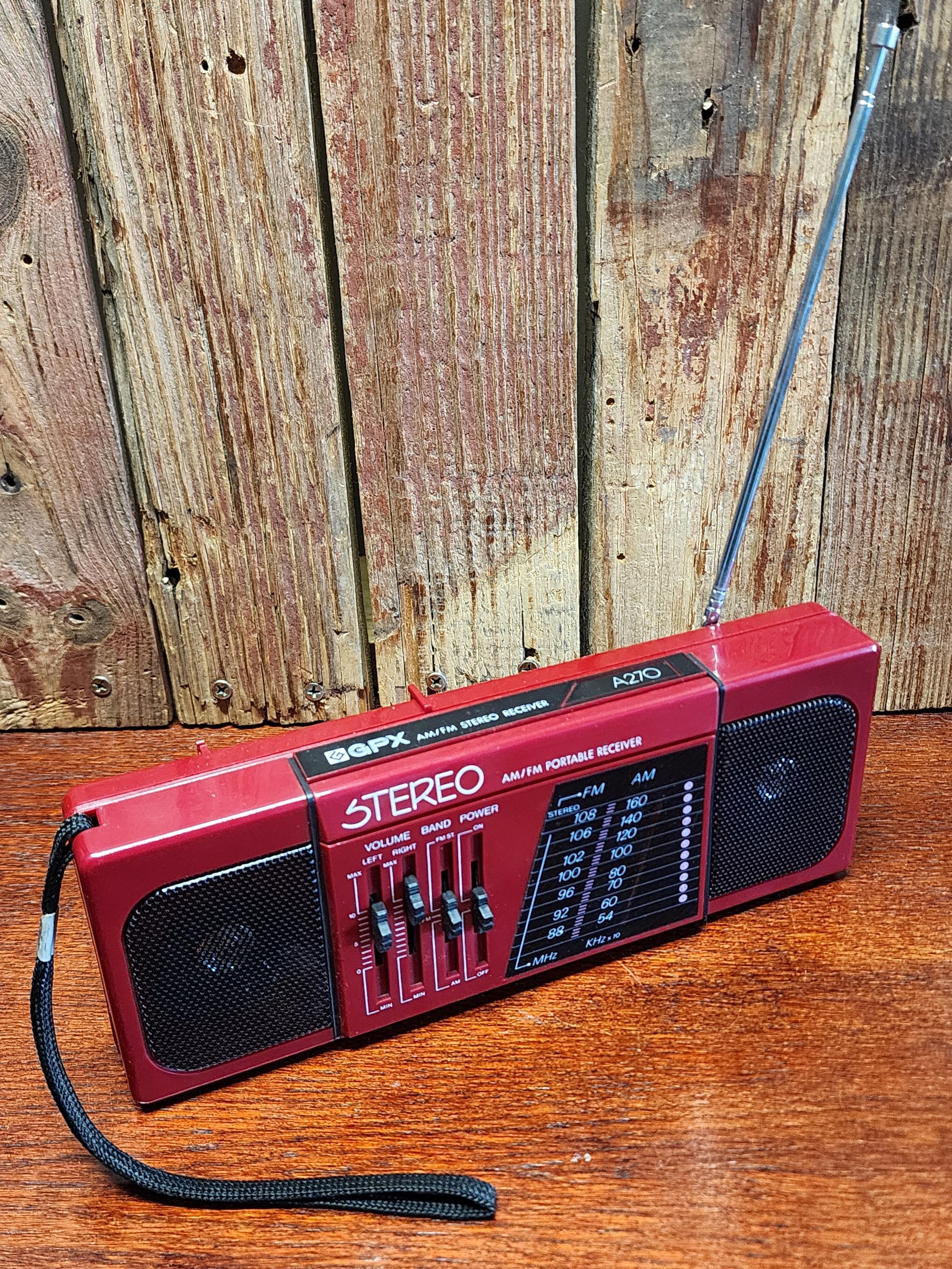 Vintage GPX AM/FM Stereo Receiver Mini Boombox Portable Radio