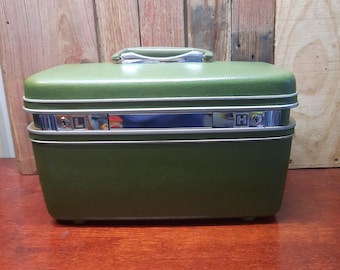 Vintage Samsonite Avocado Green Train Case, Overnight Case, Handheld Luggage