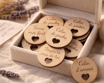 Abrazo de bolsillo de madera: ficha de texto personalizada, perfecta como regalo de mesa para bodas, cumpleaños o bautizos - Abrazo de bolsillo