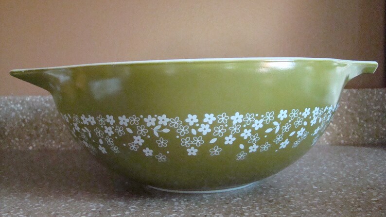 Pyrex 444 Crazy Daisy Spring Blossom Cinderella Bowl