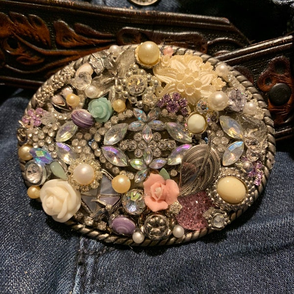 Vintage jeweled belt buckle exquisite