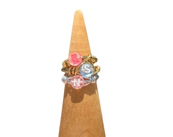 Bague initiale enveloppée de fil