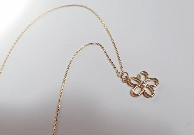 Gold Flower Necklace, Dainty Daisy Pendant Necklace Ready To Ship image 2