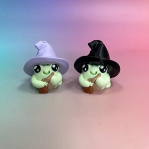 Witch Frog Fidget Clicker - Mystical Sensory Keychain with Hat and Broom - Halloween Decor Toy