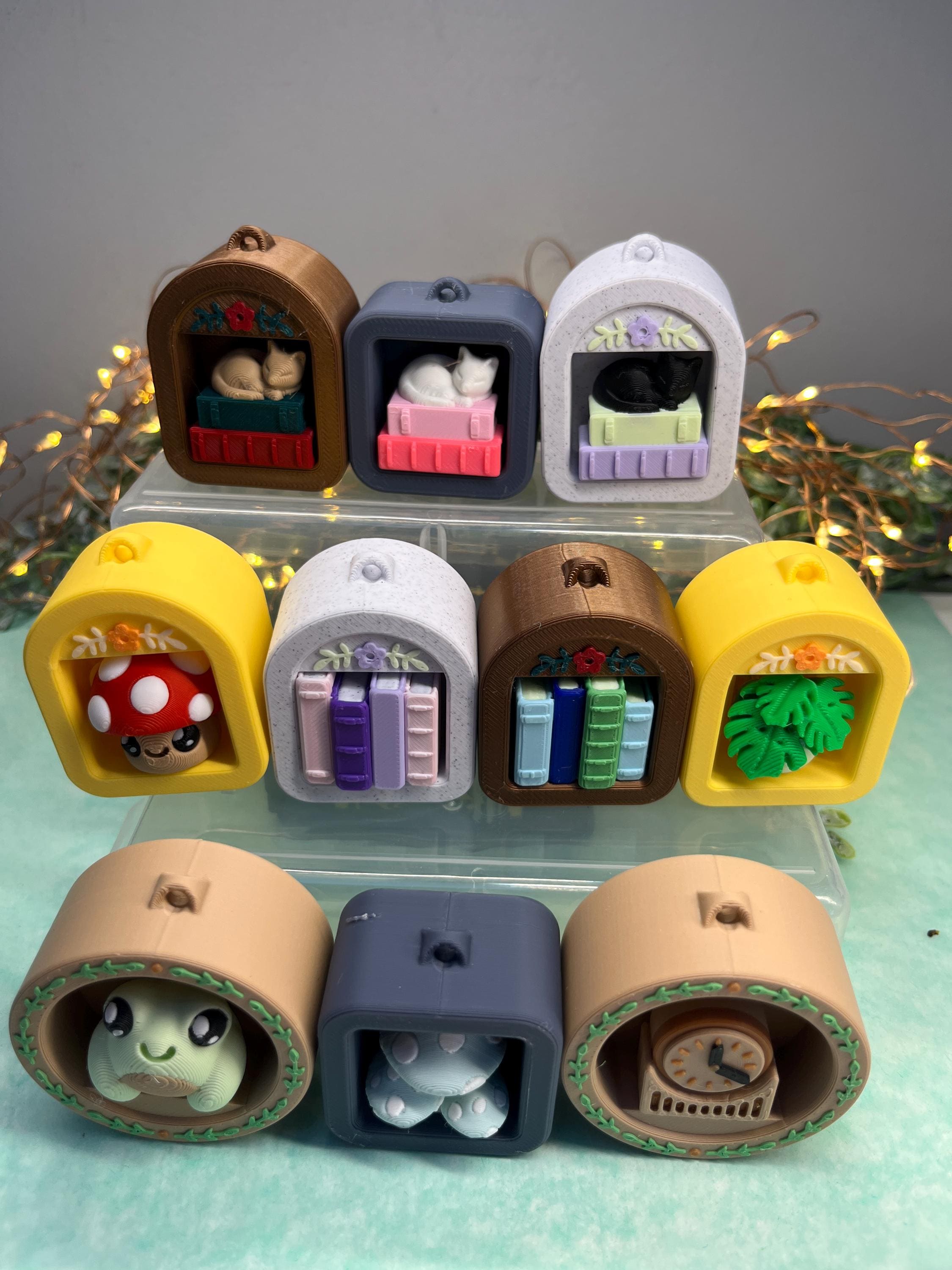 Nook Key Chain Mini Book Shelf Fidget Clicker Keychain Book Nook With Frog Gift, Cat ...