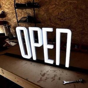 Letras de ruta 3D, Riel de señalización, Rieles, Señal de ventana, Logotipo LED, Señal personalizada, Señal de ruta, Letra iluminada por LED
