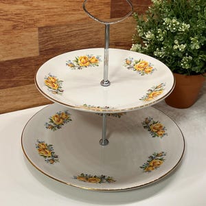 Haviland Limoges support à gâteau 3 niveaux plateau de service jaune Spring Tea Party - France