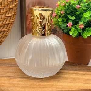 Vintage Eden Katalytische Duftlampe, mattiertes Glas, goldener Blumenbrenner, 10,5 cm – Lampe im Berger-Stil