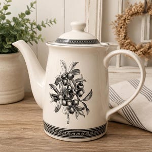 Vintage Pfaltzgraff Farmers Market Teapot USA | Blueberry Branch Coffee Pot | Cream Stoneware Tea Pot | Farmhouse Country Kitchen Decor