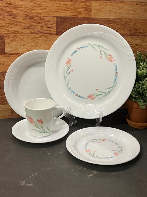 Rare Vintage Corelle Spring Breeze Set – 20 Pieces – Plates, Bowls
