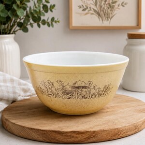 Vintage Pyrex 402 Forest Fancies 1.5 Qt Mixing Bowl | Brown Mushroom Pattern | Corning USA | Retro Kitchen Decor
