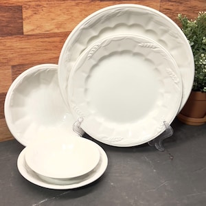 Vintage Royal Crownford Ironstone Weatherby Hanley, England Royal Falcon Ware 20-teiliges Service, Weizenmuster