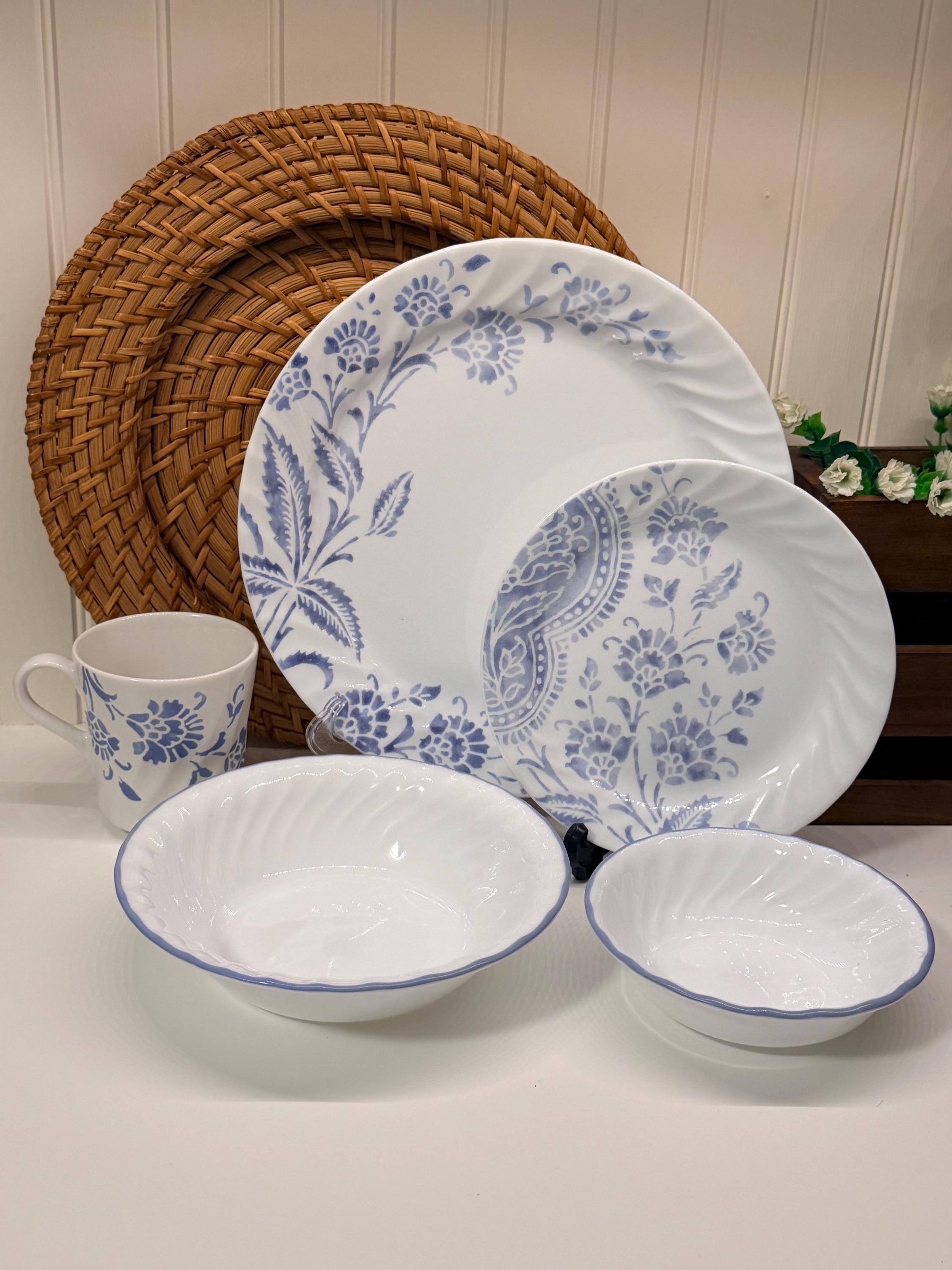 corelle食器セット 白地に青い花模様 Rare Corelle Botanical Lilac Blue 19-piece Dinnerware Set for 4