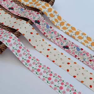 Doppelseitig gemustertes Stoffband - Obst- und Blumengewebe-Nähband für Kunsthandwerk, Haarschleifen, Geschenkverpackung, 1,5-Zoll-Breite-Gewebezierleiste