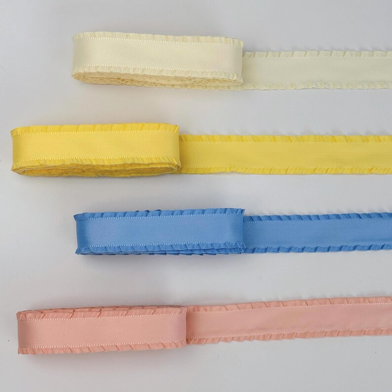 Pastel Ruffled Edge Satin Ribbon: 1