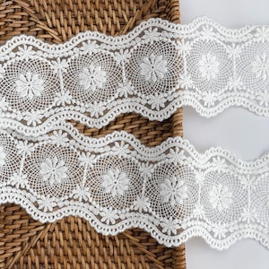 Elegante weiße Blumenspitzenborte - Vintage gestickte Spitze zum Nähen, Basteln und Hochzeitsdekor 8,5 cm Baumwollspitze