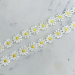 Bordure marguerite, bordure en dentelle marguerite, bordure en dentelle brodée de fleur de marguerite, ruban de marguerite de 2,5 cm de largeur, bordure en dentelle tournesol pour les travaux manuels de couture