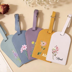 Personalized Leather Luggage Tag, Custom Flowers Travel Tag, Bridesmaid Favors, Gift for Mom