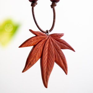 Japanische Ahornblatt Halskette | Handgefertigter, von der Natur inspirierter Schmuck für Frauen | Anhänger mit verstellbarer Schnur | Umweltfreundlicher Schmuck