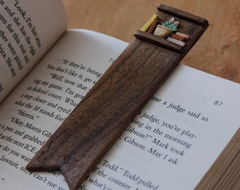 Personalized Wooden Bookshelf Bookmark | Handmade Book Lover Gift | Hand-Carved Book Accessories For Reading