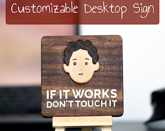 木製デスクトップサイン | おもしろいオフィス装飾 | プログラマー、IT プロフェッショナル、エンジニア、教師、マネージャー、クリエイティブ向けの手作りクルミ材デスクアート