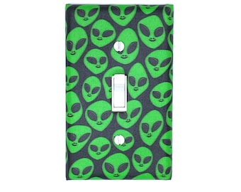 90s Theme Green Alien Space-themed Gifts Light Switch Cover Alien-Themed Wall Decor Sci-Fi Home Gift Extraterrestrial Wall Art  Bedroom