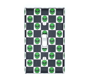 90s Theme Checkerboard Alien Space-themed Gifts Light Switch Cover Alien-Themed Wall Decor Sci-Fi Home Gift Extraterrestrial Wall Art Space